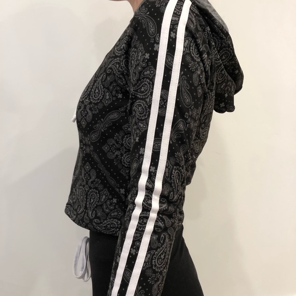 Patterned Stretchy Pullover Sweatshirt - Picture 4 of 8